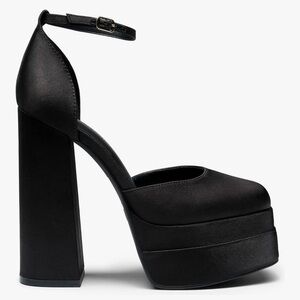 Chic Black Platform Heels
